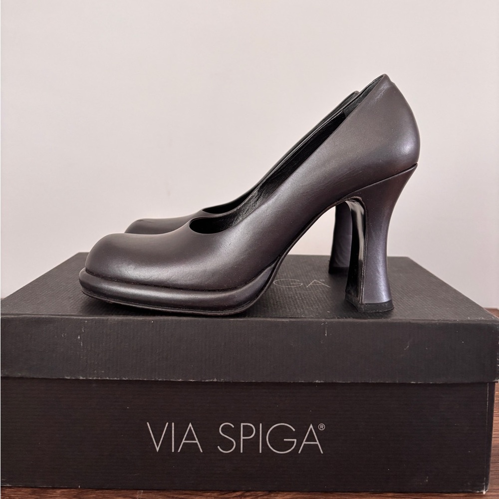 Via Spiga Pewter Pumps/ Heels